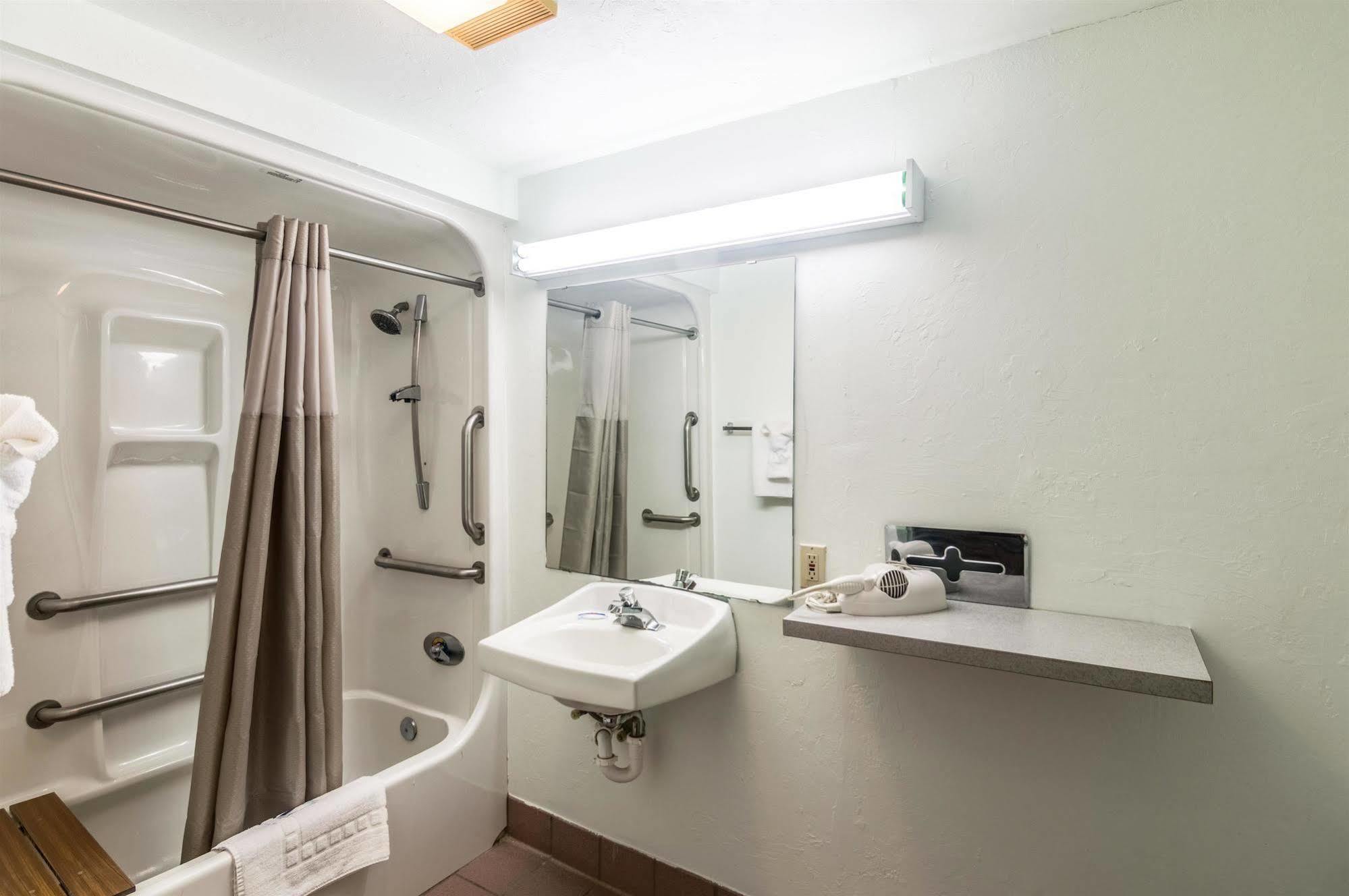 Motel 6 Erick Экстерьер фото